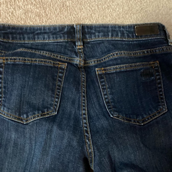 Liz Claiborne Classic Fit Straight Jeans - Picture 6 of 6